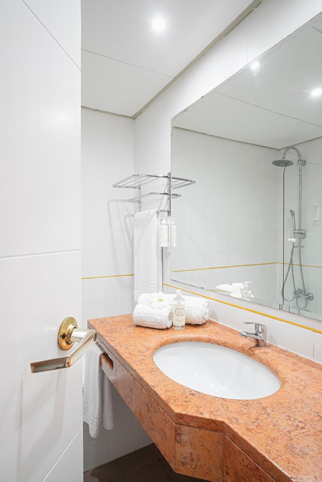 Hotel Amadeos - Matosinhos - Porto Exteriör bild